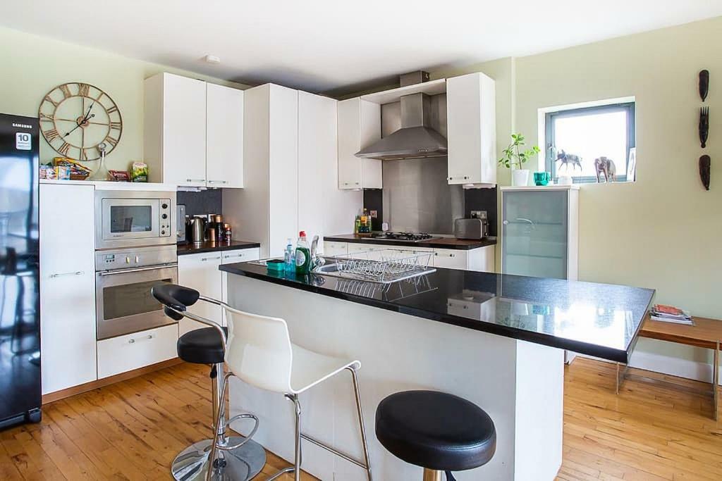 Spacious Belfast City Centre Duplex Apartment Extérieur photo