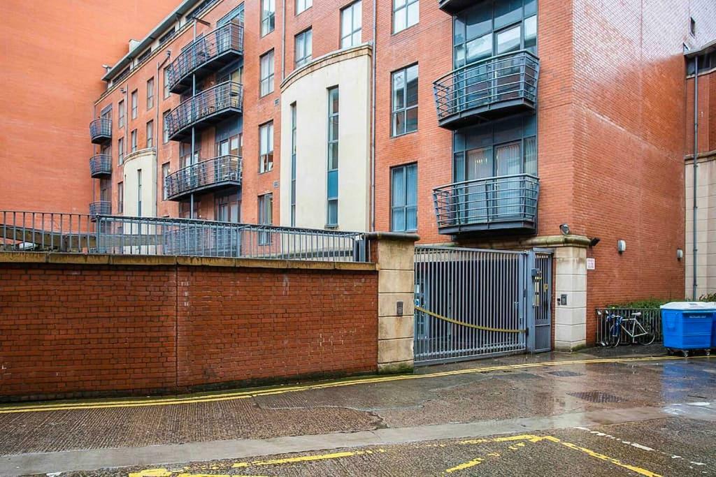 Spacious Belfast City Centre Duplex Apartment Extérieur photo