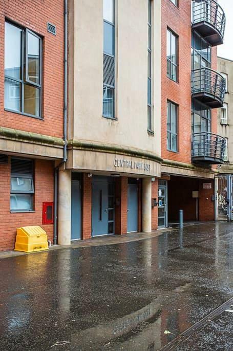 Spacious Belfast City Centre Duplex Apartment Extérieur photo
