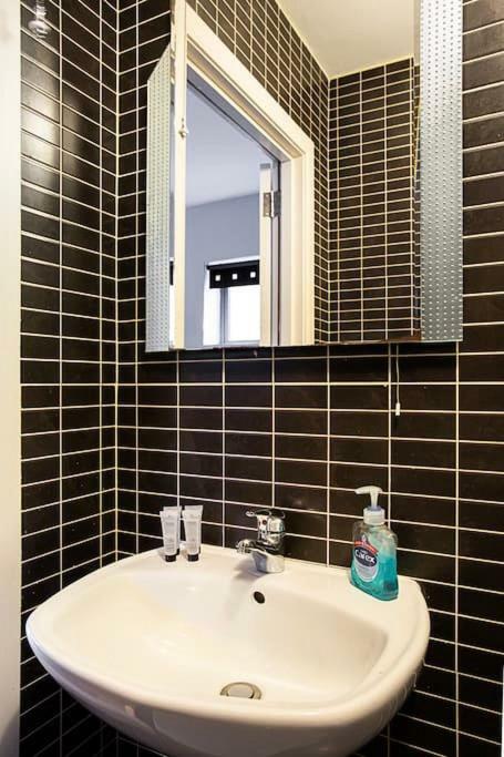 Spacious Belfast City Centre Duplex Apartment Extérieur photo